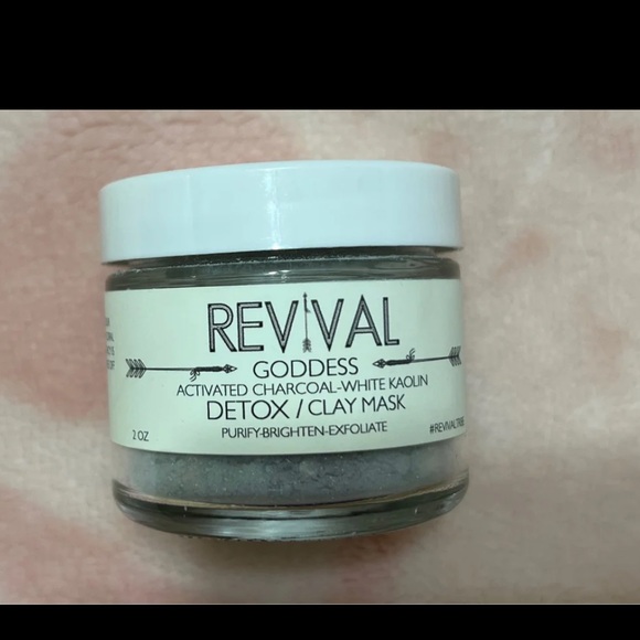 Revival Goddess Detox Charcoal Clay Mask - Picture 1 of 3